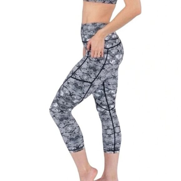 Zyia Active Snake Skin Leggings Size 4 - Picture 1 of 3